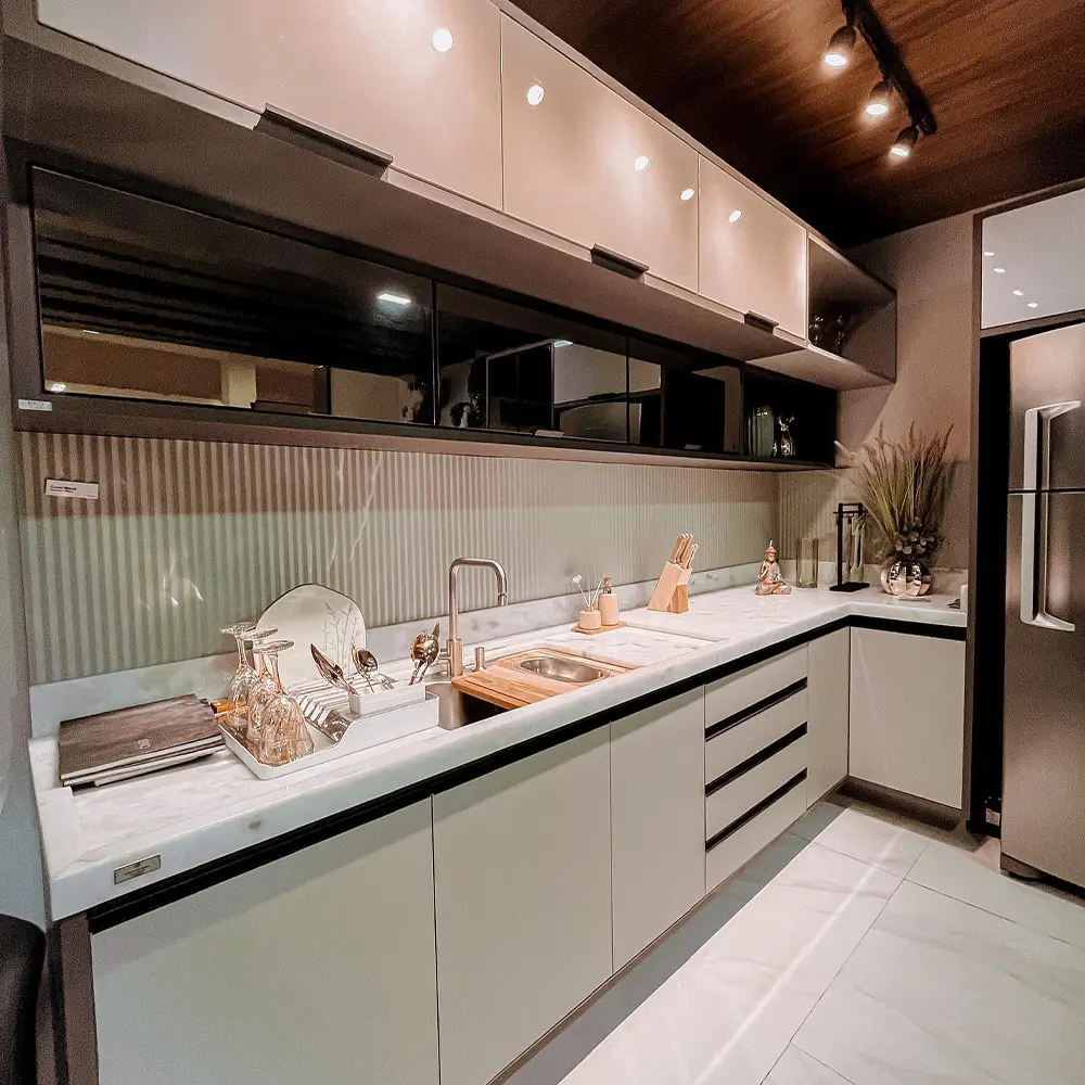 Bancada de cozinha em Mármore Branco Pinta Cinza.